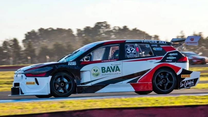 Ponce de León aguantó la presión en la última vuelta y se quedó con la final en Toay