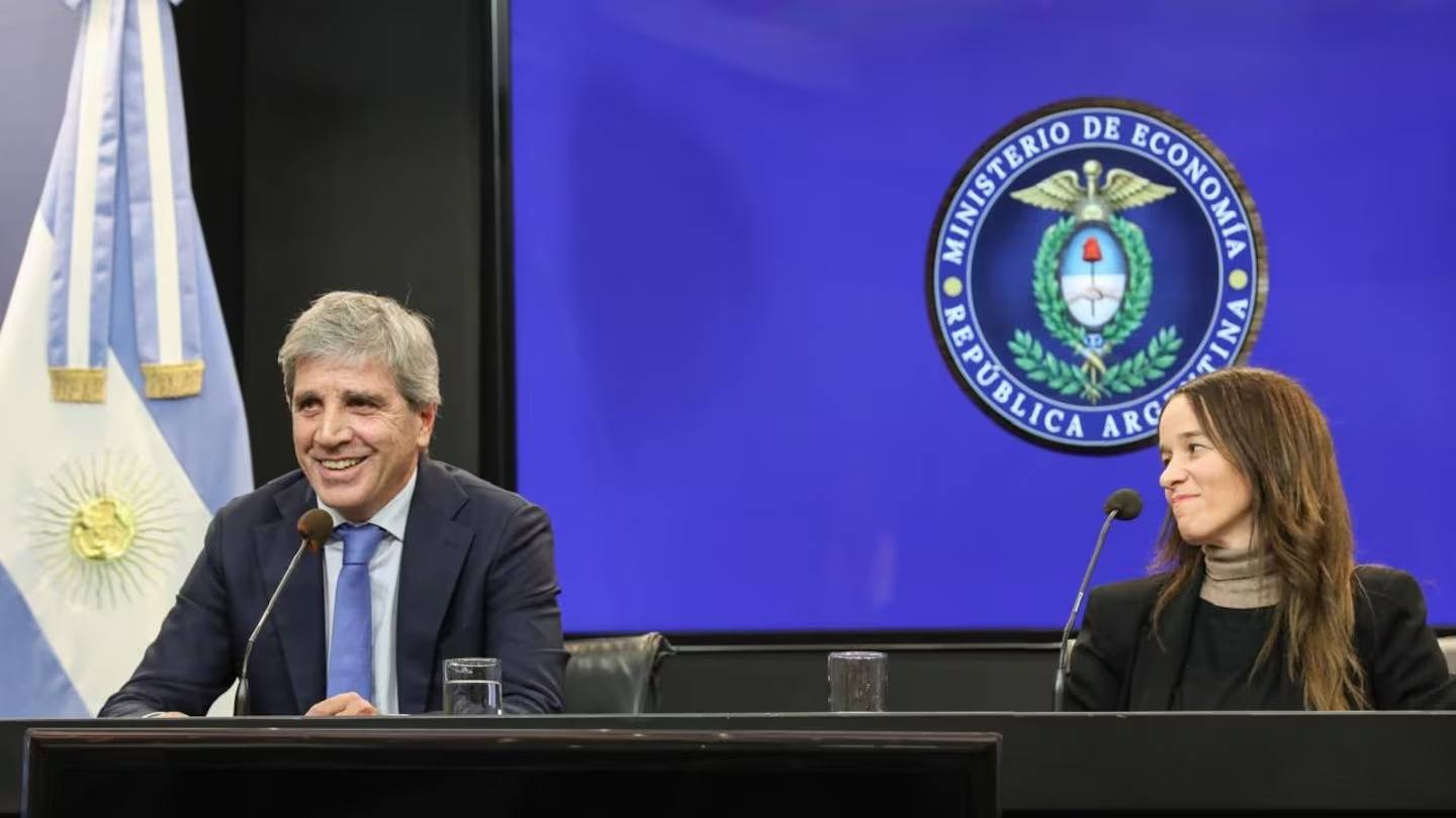 El Gobierno excluiría a los funcionarios del régimen de Inocencia Fiscal para lograr el dictamen
