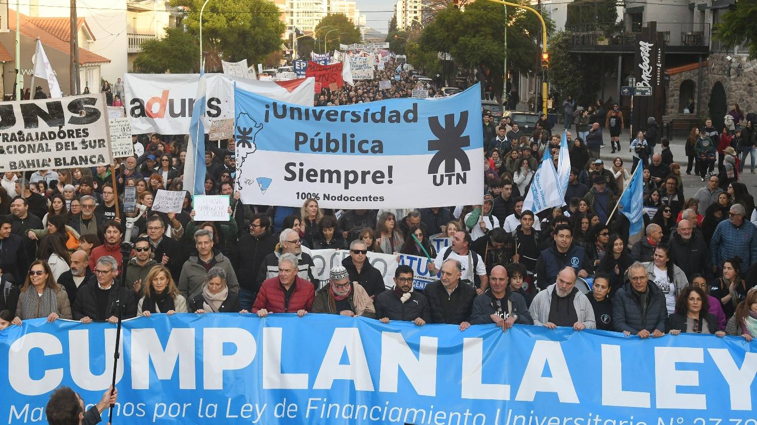 Universitarios reclaman la aplicación de la Ley de Financiamiento Universitario y comienzan un nuevo paro