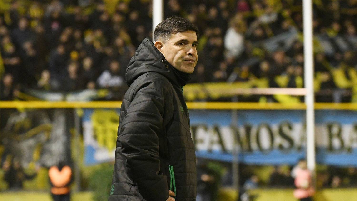 Diego Cochas: "Tenemos que recuperarnos el domingo en nuestra cancha", dijo el DT de Villa Mitre