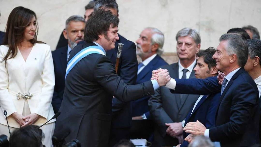 Este jueves se concreta la reunión LLA y Pro en la Rosada