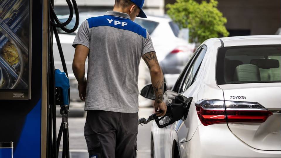 Los combustibles aumentaron más que la inflación en la era Milei