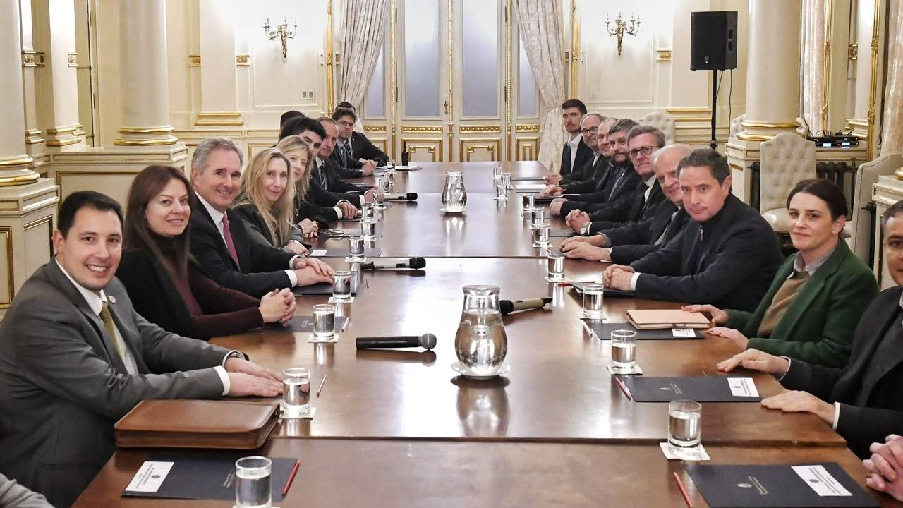El Gobierno evalúa decretar asueto durante la visita del Papa a la Argentina