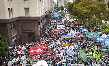 Endeudamiento y morosidad récord: gremios y movimientos sociales marcharán al Ministerio de Economía