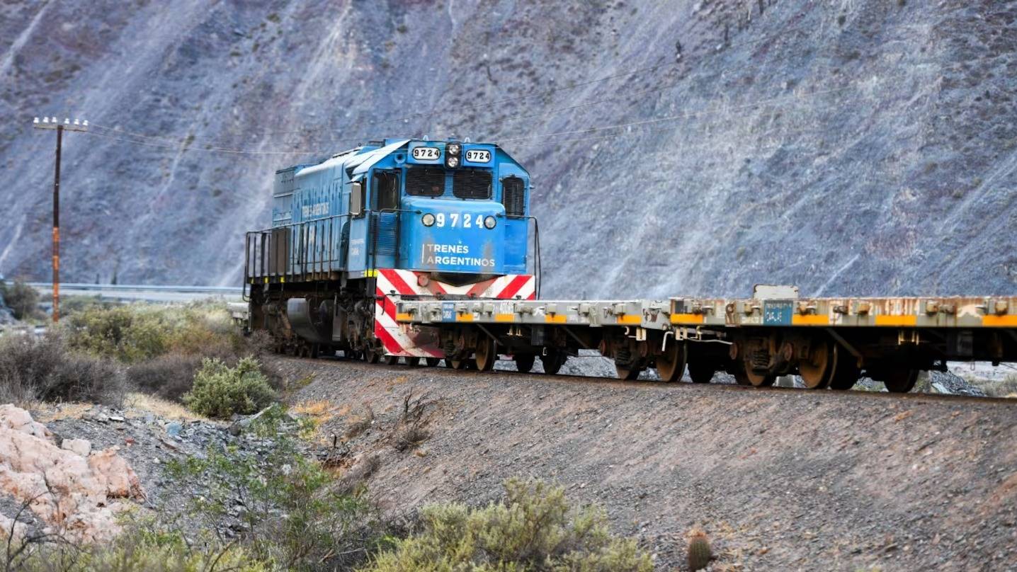 El Gobierno privatizará el Belgrano Cargas por 50 años y no podrán participar empresas estatales
