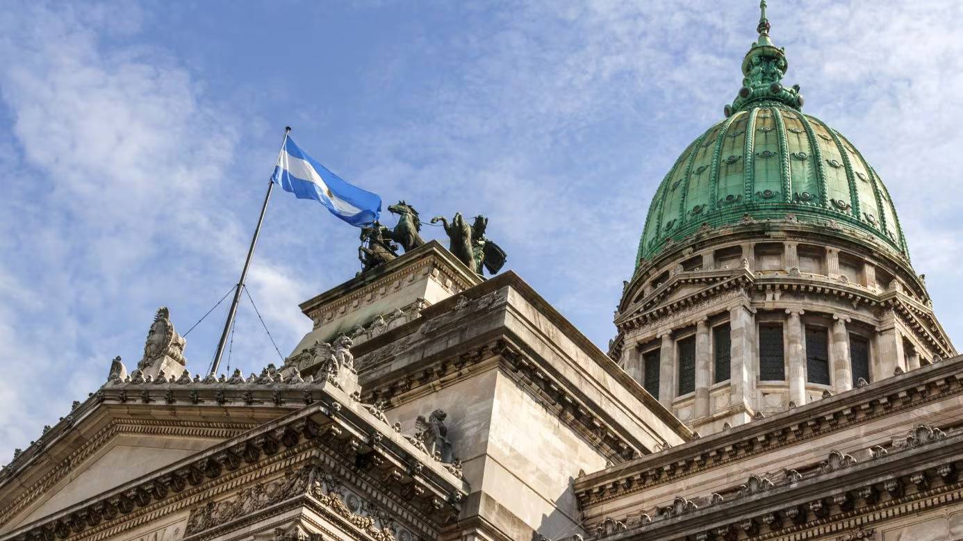 Milei reúne a sus ministros y legisladores en medio de una semana decisiva en el Congreso