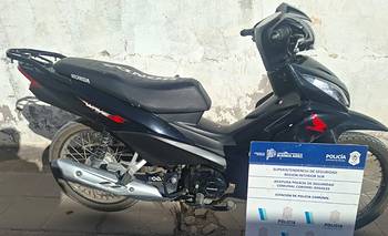 Detuvieron a un hombre a bordo de una moto robada