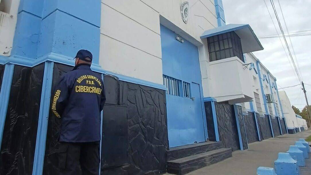 Estafas virtuales: secuestran dos teléfonos tras allanar la cárcel local