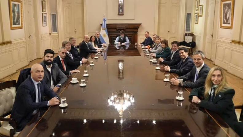 Javier Milei volvió a Casa Rosada después de 24 días para encabezar una nueva reunión de Gabinete