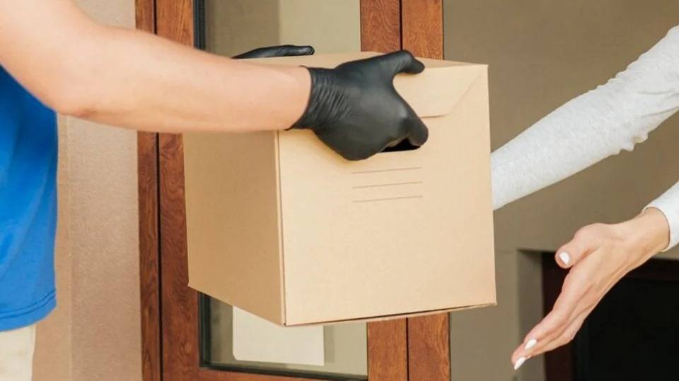 Las compras al exterior cayeron en julio, pero subieron 15,5% interanual