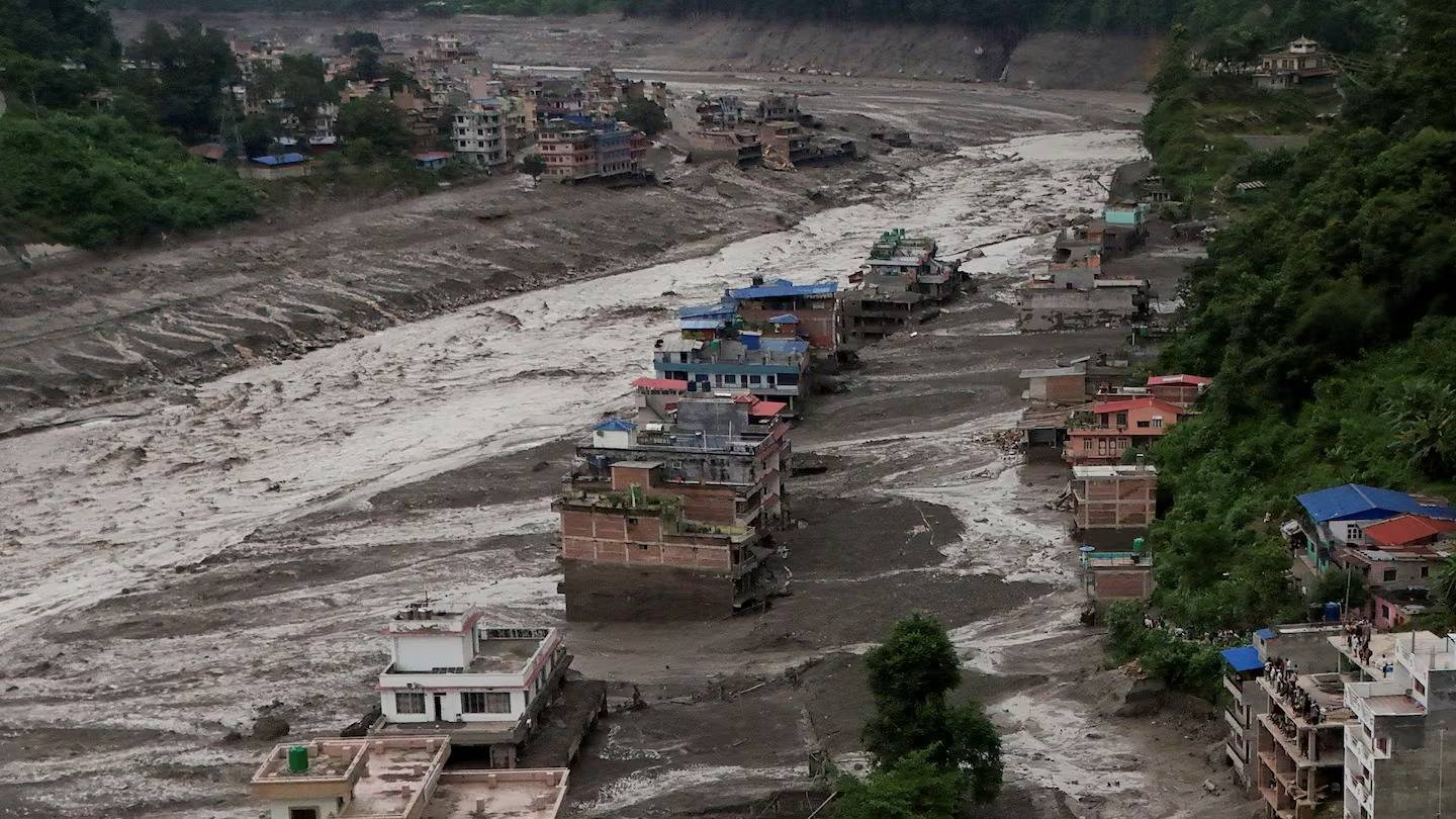 Impresionante riada en Nepal: al menos 95 muertos y casi 400 turistas permanecen desaparecidos