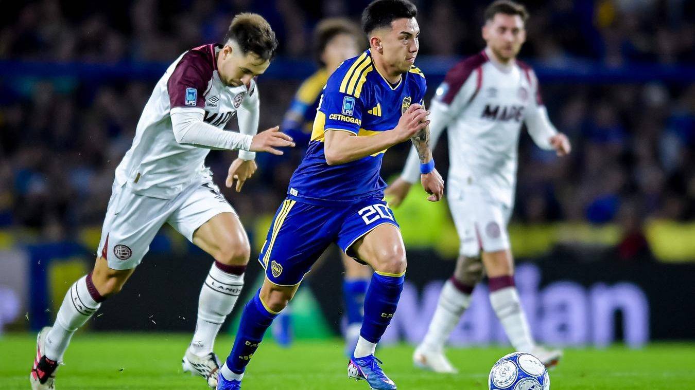 Boca se lo ganó a Lanús en el tiro del final en su vuelta a La Bombonera