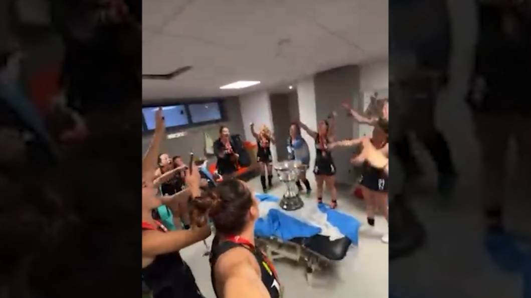 El festejo de Las Leonas en el vestuario, con una canción especial: "Ganarte aunque seas local"