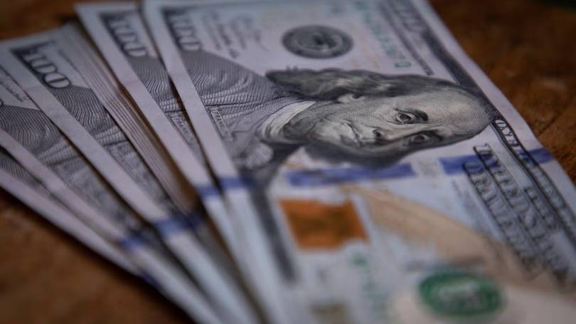 Economista advirtió sobre la situación del dólar