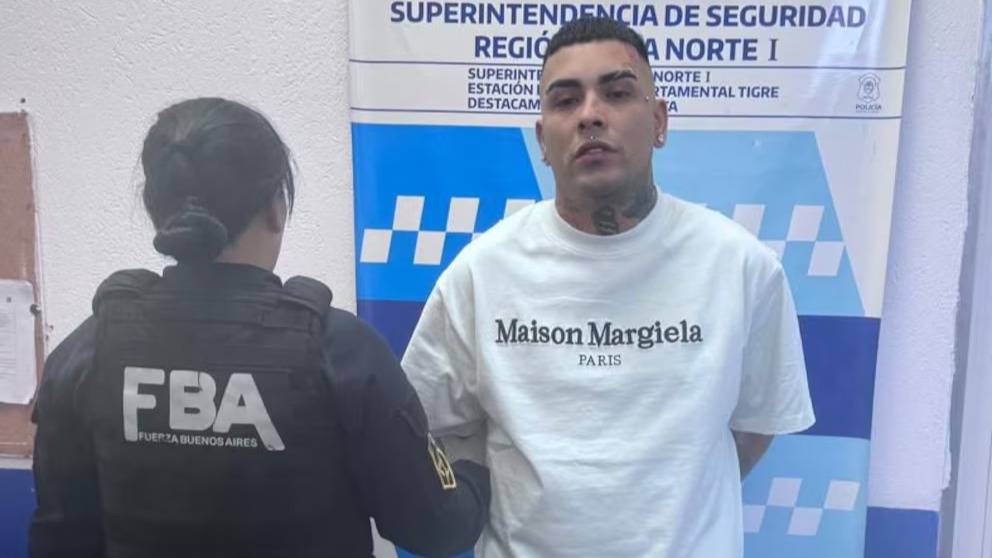 Detuvieron al cantante Callejero Fino en Tigre: iba en una camioneta sin patente y llevaba un arma