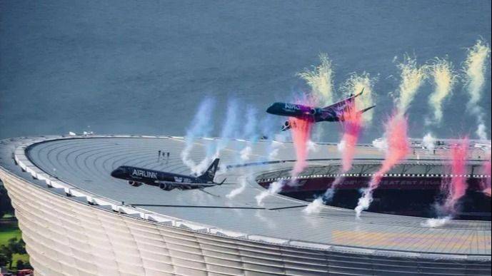 Polémica por el vuelo a muy baja altura de dos aviones en un partido de rugby