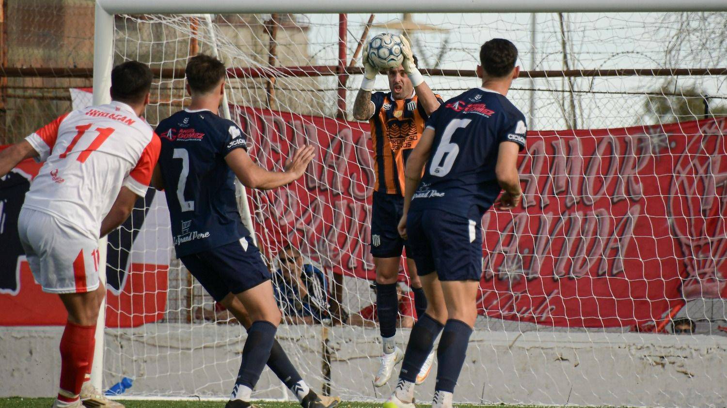 Federal Amateur: Huracán debutó con una sufrida victoria ante Club Sarmiento por 1 a 0