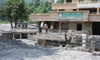Nepal: la cifra de muertos asciende a más de 900 tras el colapso glaciar