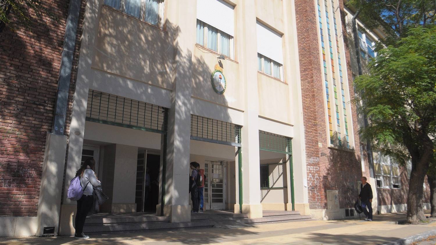 Un alumno de las escuelas de la UNS deberá estudiar a distancia por no estar vacunado