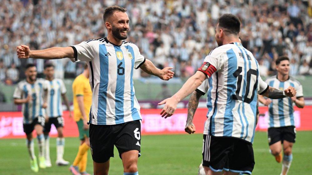 De Pezzella para Messi: "Cambiaste nuestras vidas Leo, gracias"