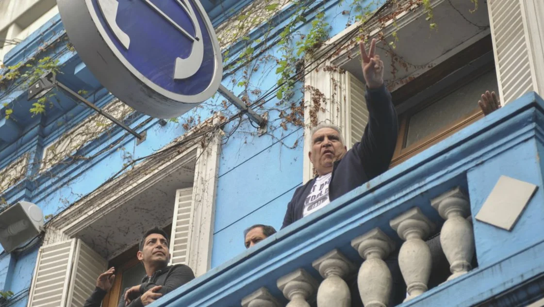 Embargaron las cuentas de "Pata" Medina: $ 7 millones y u$s 328 mil Embargaron las cuentas de "Pata" Medina: $ 7 millones y u$s 328 mil