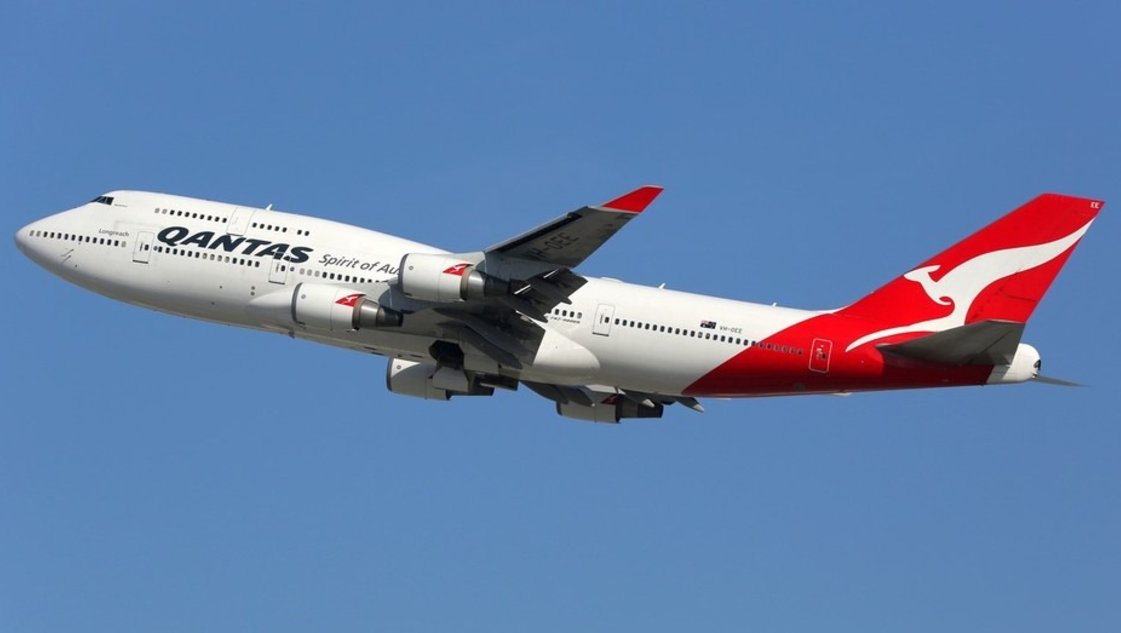 Un pasajero se descontroló y el avión tuvo que aterrizar Un pasajero se descontroló y el avión tuvo que aterrizar