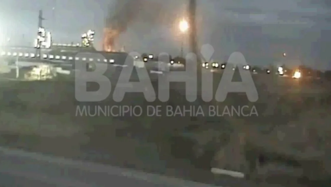 Video: así fue el comienzo del incendio en la refinería Video: así fue el comienzo del incendio en la refinería