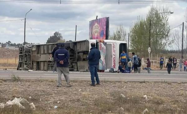 Imputaron al chofer del micro con hinchas de Boca accidentado en ...
