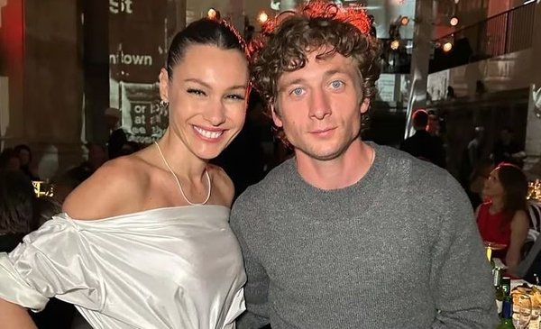 Carolina Pampita Ardohain meets Jeremy Allen White in New York and sends greetings to Argentina