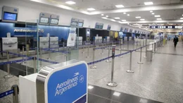 Sin aviones: anuncian un paro de pilotos y aeronavegantes para el viernes