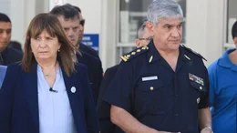 Acusan al jefe de la Policía Federal de difundir un video falso del ataque a la nena con gas pimienta