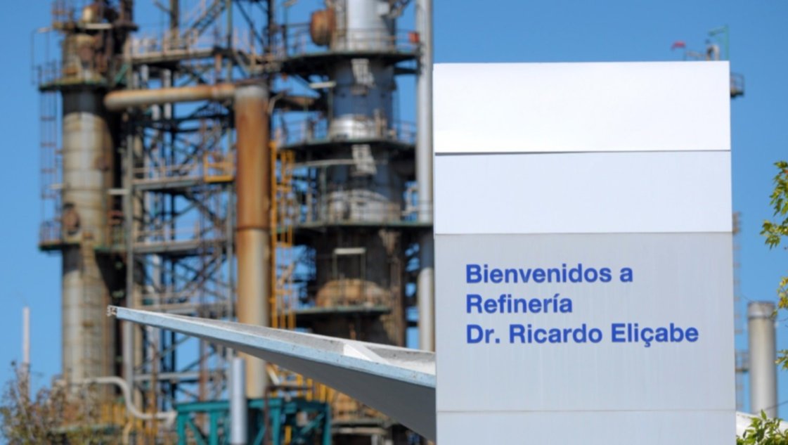 Puesta en marcha en la refinería "Dr Ricardo Elicabe" Puesta en marcha en la refinería "Dr Ricardo Elicabe"
