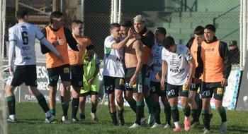 Villa Mitre, De Hoyos y un desahogo que llegó en el final, pero más vale tarde que nunca...