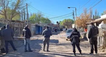 Río Negro: investigan la muerte de un adolescente hallado en la vía pública