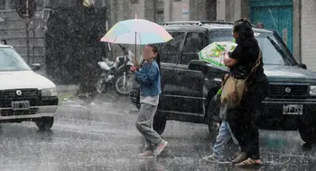 Vientos y lluvia: doble alerta amarilla para Bahía Blanca y la zona