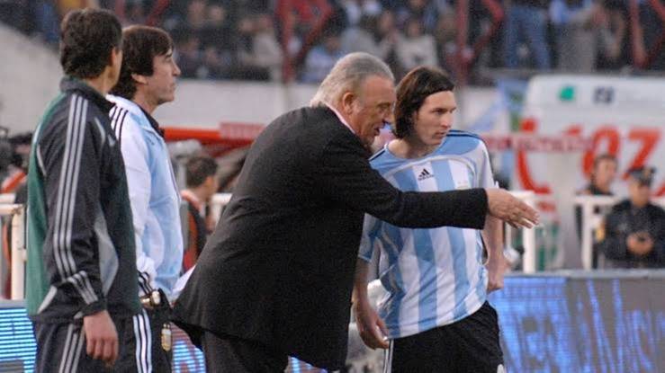 A 19 años de la frase inmortal del “Coco” Basile que convirtió a Messi en “genio mundial”