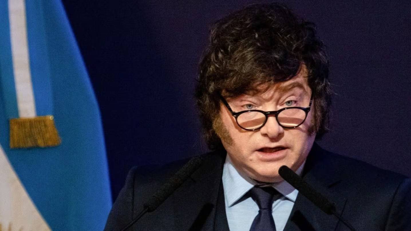 Milei criticó al periodismo y defendió el uso de la cadena nacional por el tema Malvinas