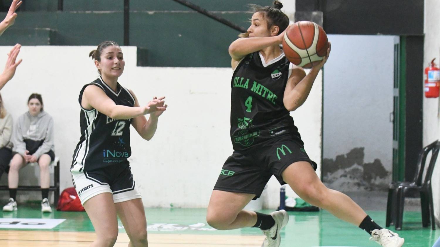 LBB Oro Femenina: Villa Mitre se recuperó a tiempo frente a Estudiantes