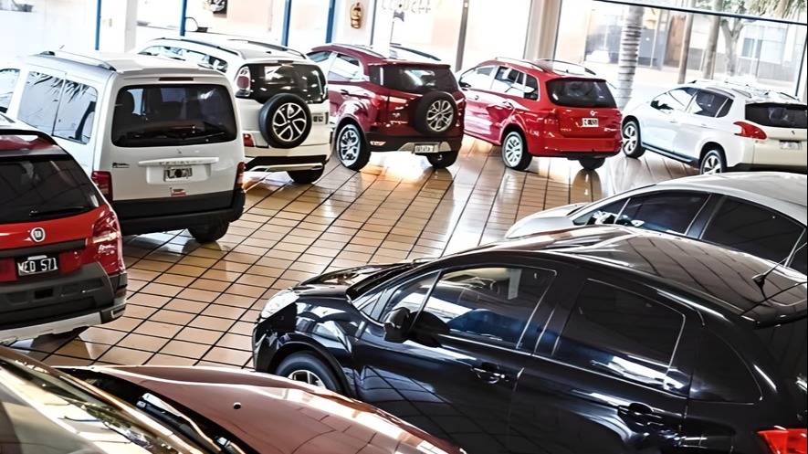 Concesionarios le apuntan a las tasas altas que cobran los bancos por las caídas de ventas