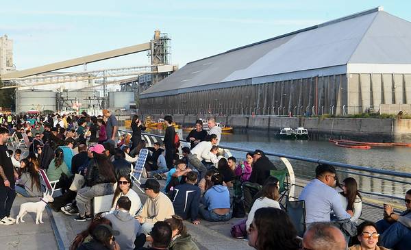 La conexión con el mar: las opciones del Paseo y el Mercado portuario