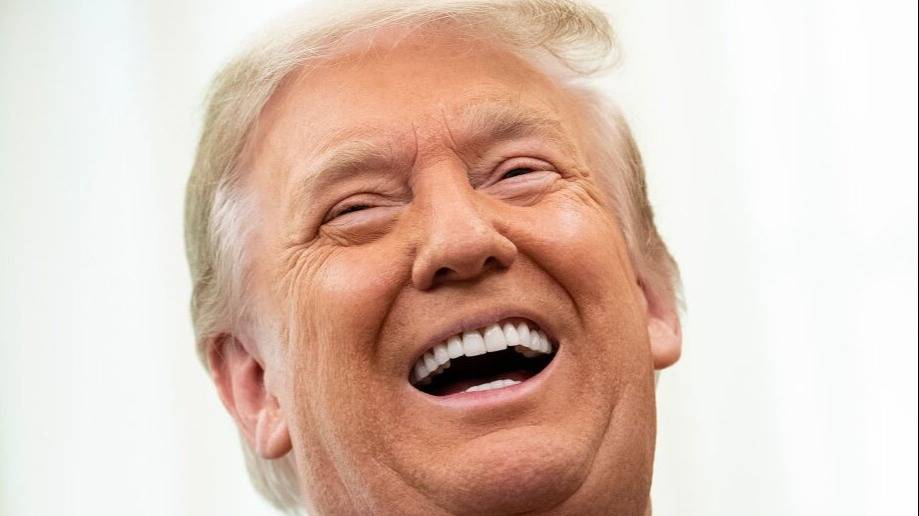 En plena escalada con Irán, Trump propone renombrar el Estrecho de Ormuz como “Estrecho de Trump”