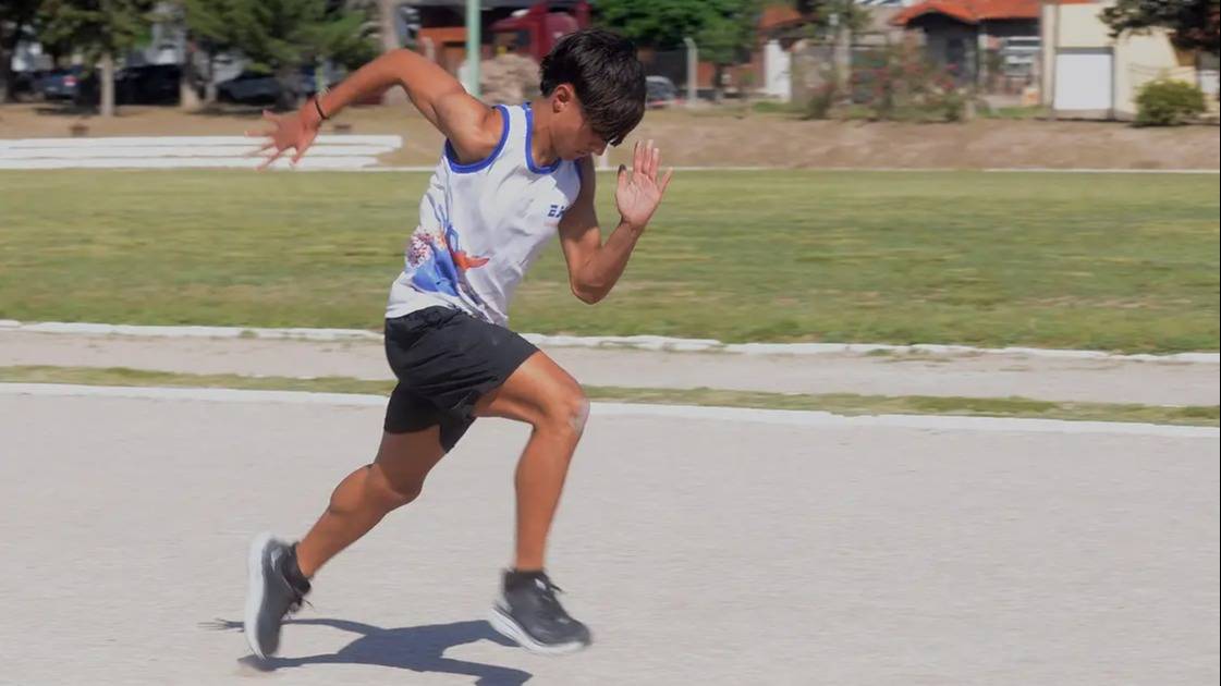 Cuatro atletas bahienses van al Nacional U18 y la ciudad prepara una nueva jornada de pista