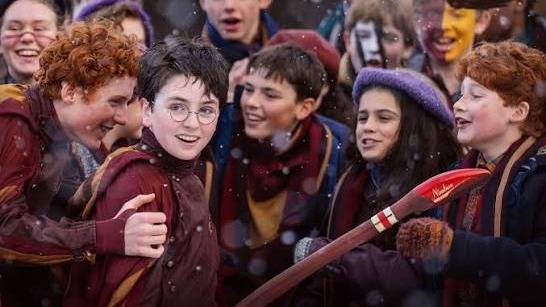Salió el primer avance de la serie de Harry Potter: el Sombrero Seleccionador, el Expreso de Hogwarts y más