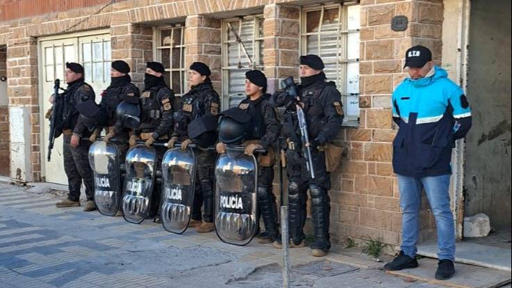 Operativo de control en las pensiones de Soler al 600: cinco demorados
