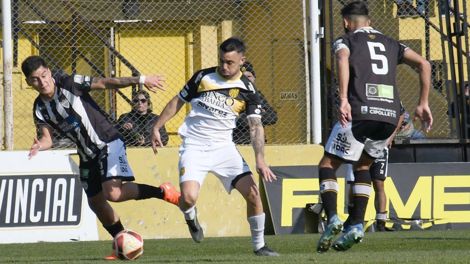 Olimpo empató ante Cipolletti en el Carminatti, antes de la fecha libre
