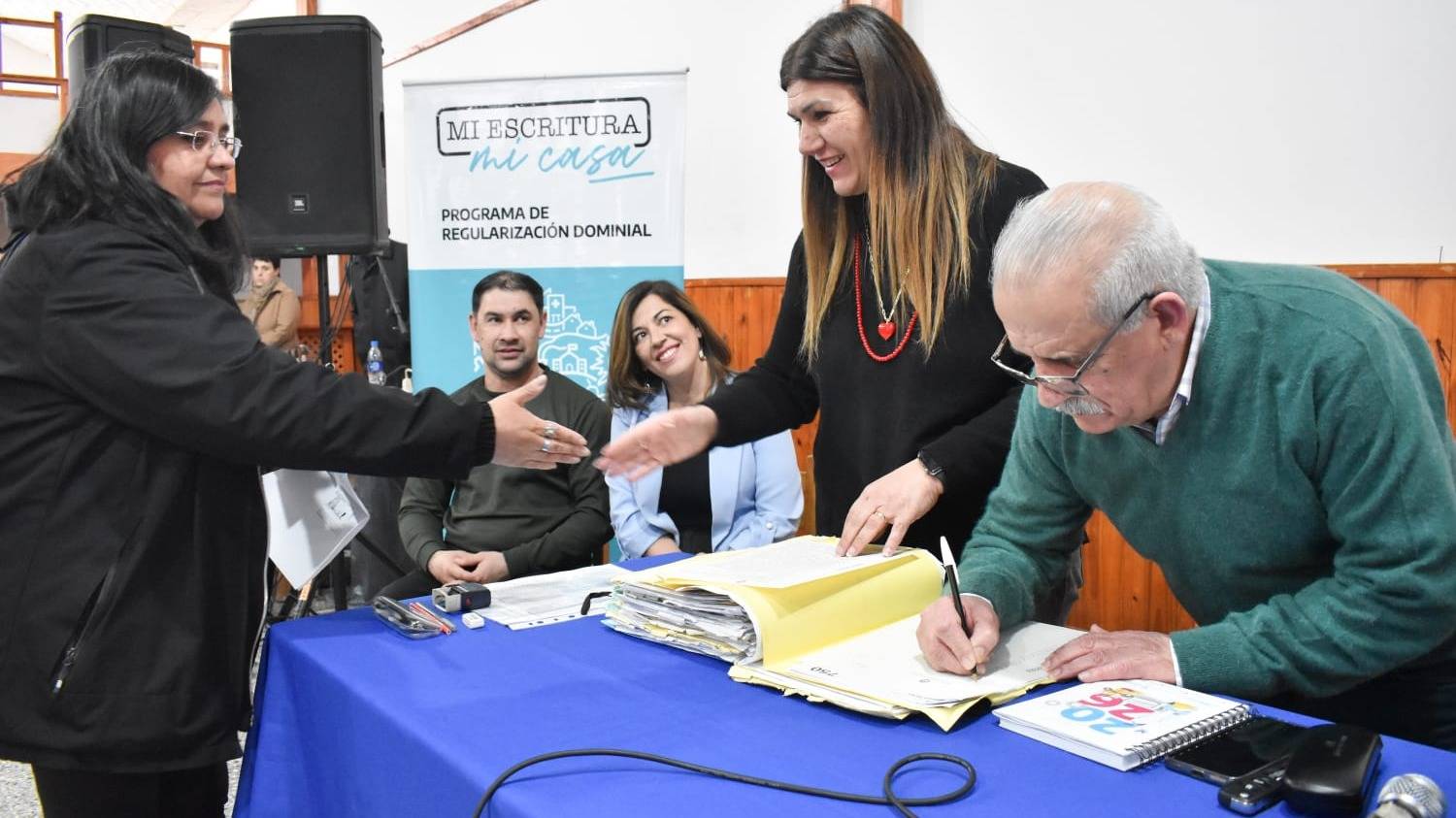 Familias de Patagones dieron un paso clave para escriturar sus viviendas