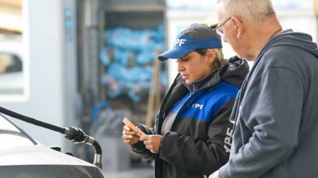 La recaudación por combustibles es la que más creció en la gestión Milei