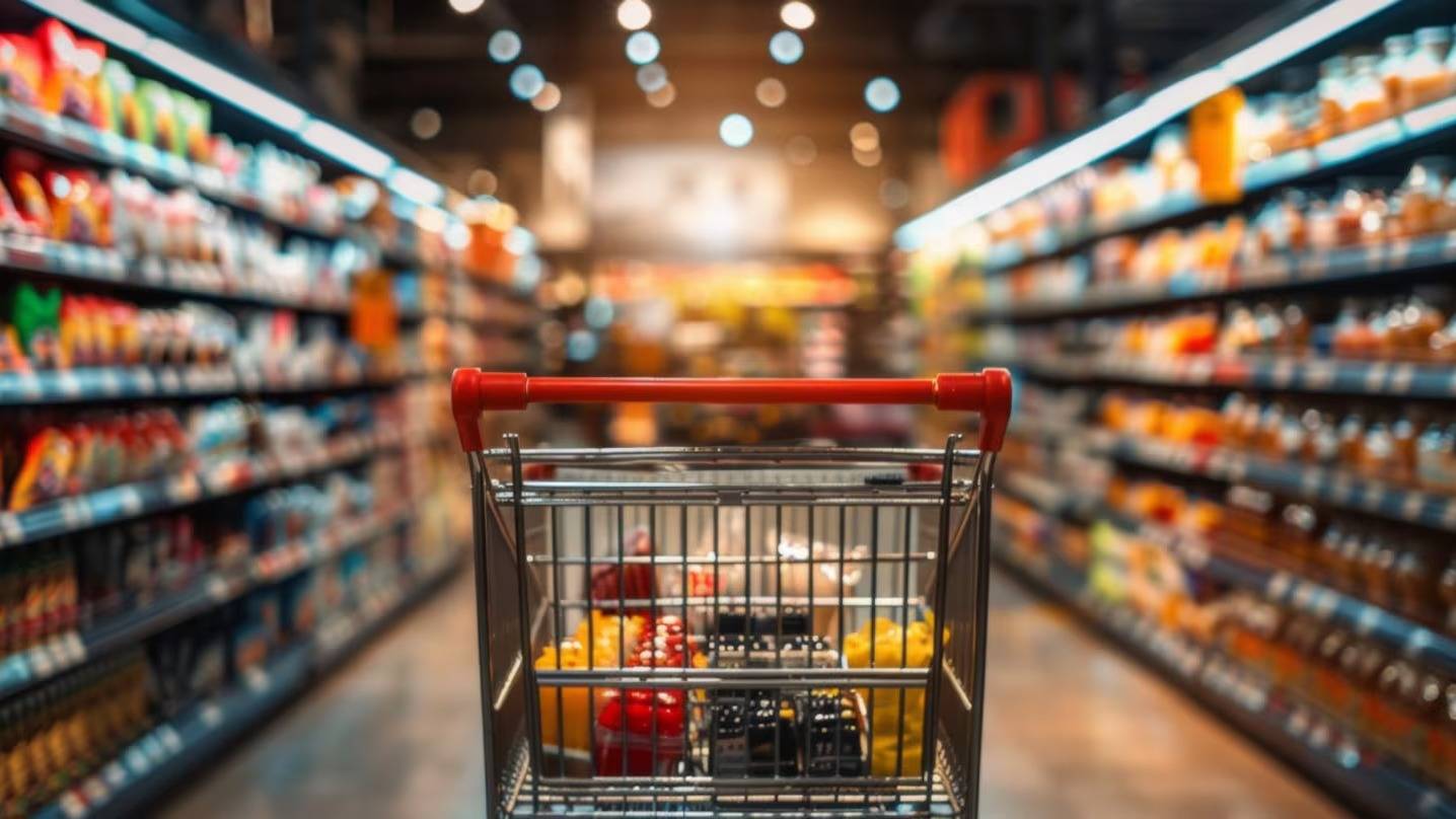 Alimentos, ropa y servicios: en qué rubros la Argentina todavía es cara en dólares
