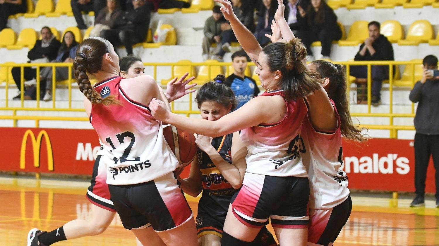 Triunfó Bahiense en Femenino, en la previa al cruce de invictos de hoy: 9 de Julio-Villa Mitre