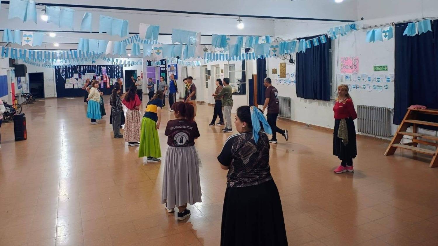 Feria y baile de la Agrupación Folclórica "Los Amigos"